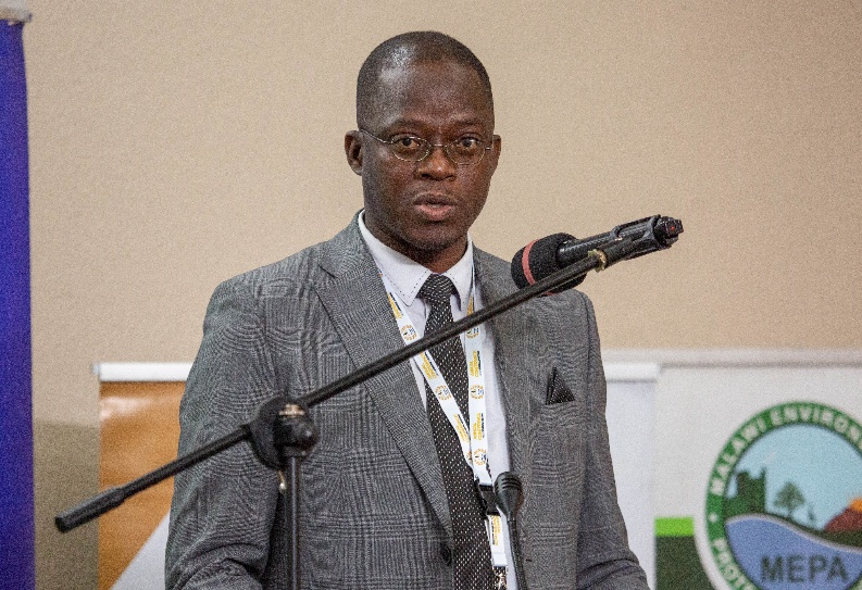 Dr. Wilfred Kadewa